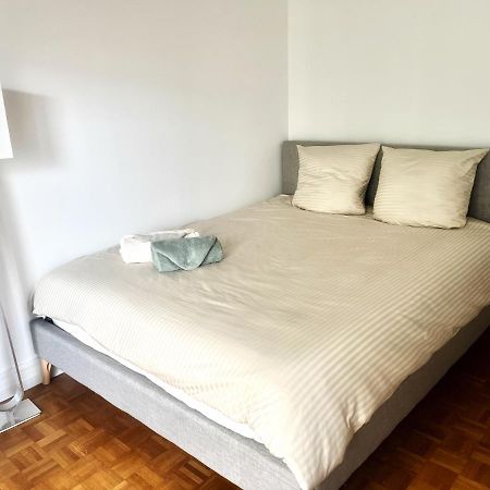 Modern Apartment Near The Eiffel Tower, 45M パリ エクステリア 写真