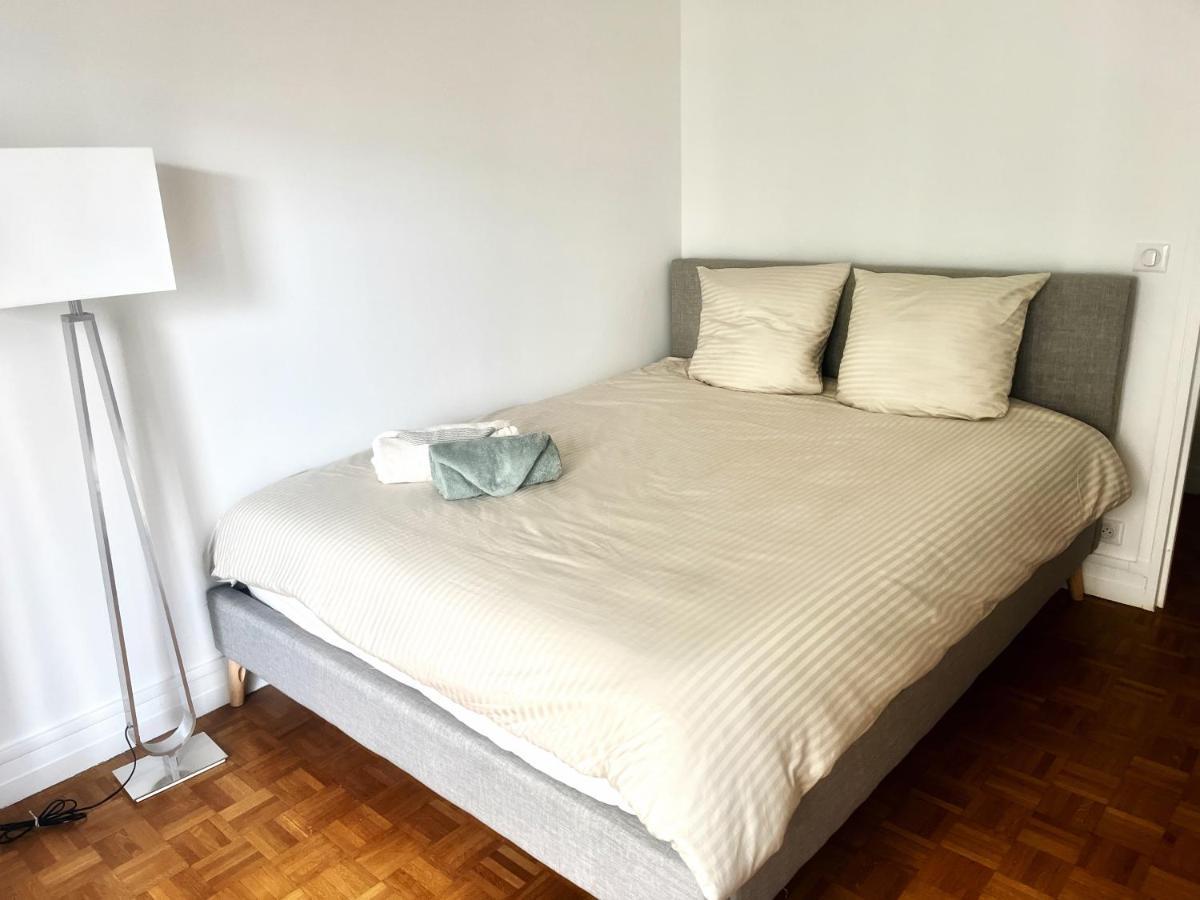 Modern Apartment Near The Eiffel Tower, 45M パリ エクステリア 写真