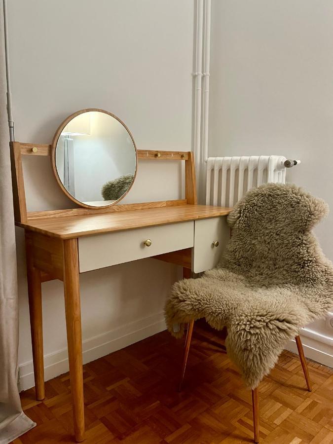 Modern Apartment Near The Eiffel Tower, 45M パリ エクステリア 写真